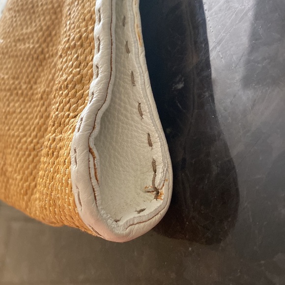 FENDI White/Beige Raffia and Leather Devil Trapezio Bag - Picture 8 of 11